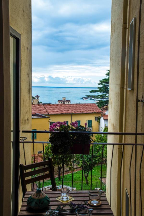 Riflessi Damare Room & Apartment Salerno Exterior photo